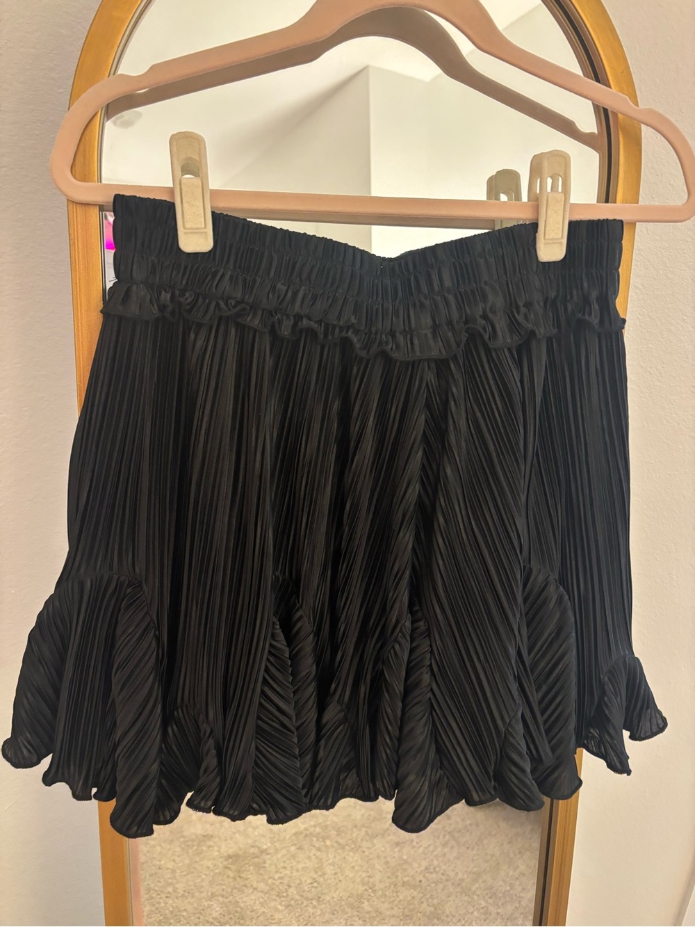 eesome Black Pleated Ruffle Mini Skirt